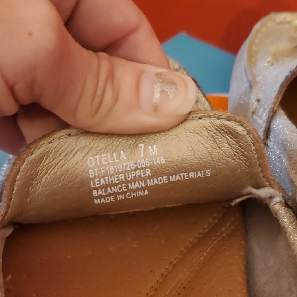 BareTraps Otella Slip Ons - Picture 7 of 7